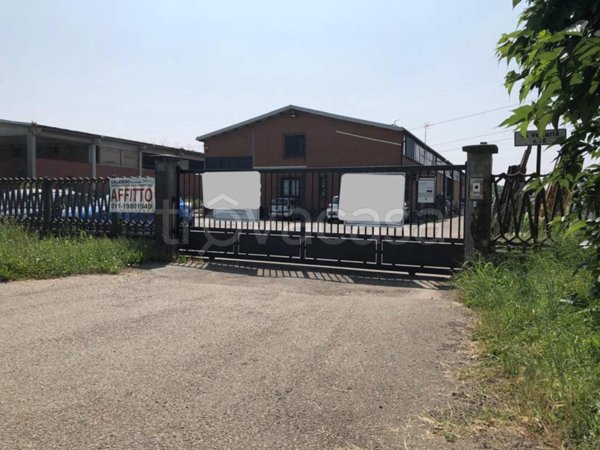 locale commerciale in affitto a Collegno in zona Savonera