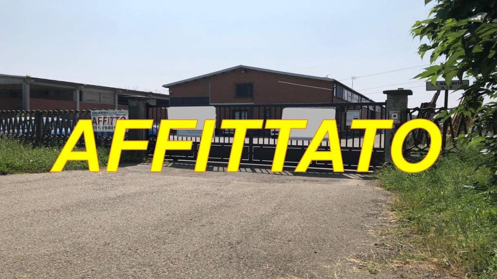 locale commerciale in affitto a Collegno in zona Savonera