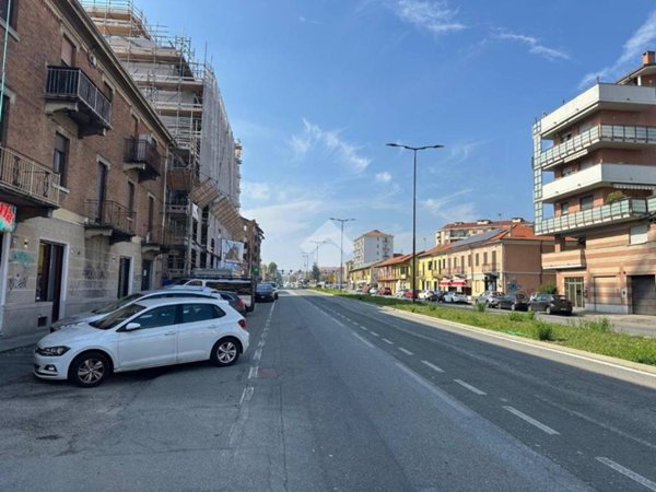 negozio in affitto a Collegno