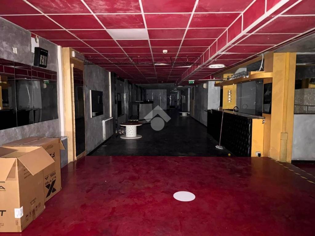 locale commerciale in affitto a Collegno