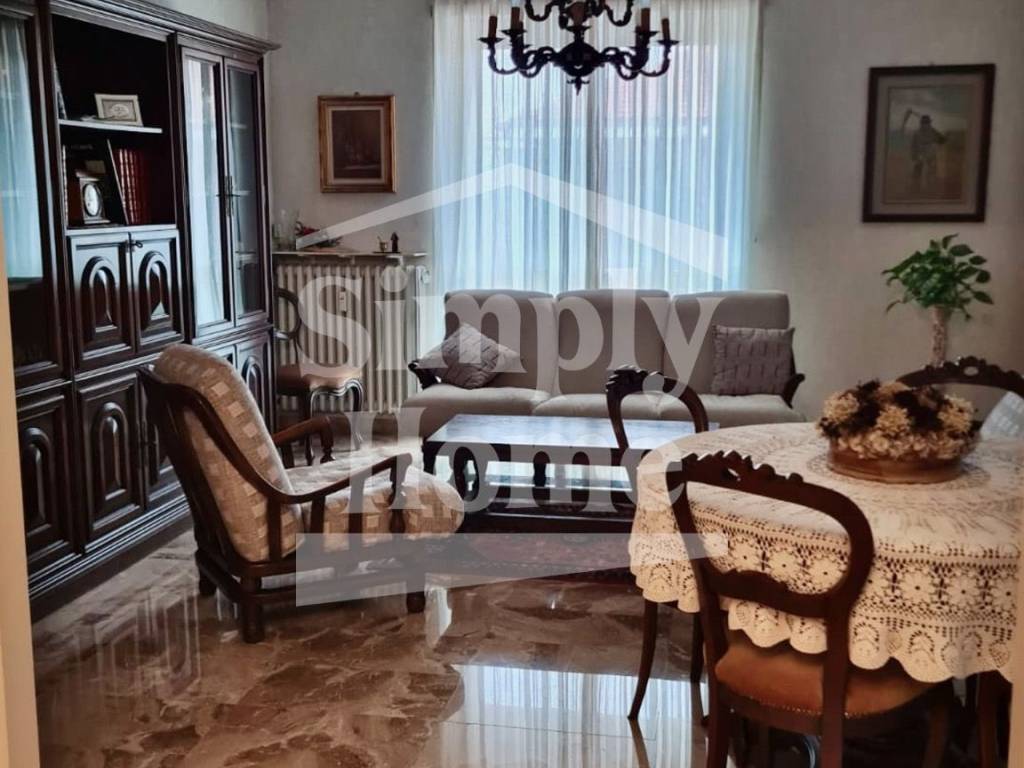 appartamento in affitto a Collegno in zona Leumann