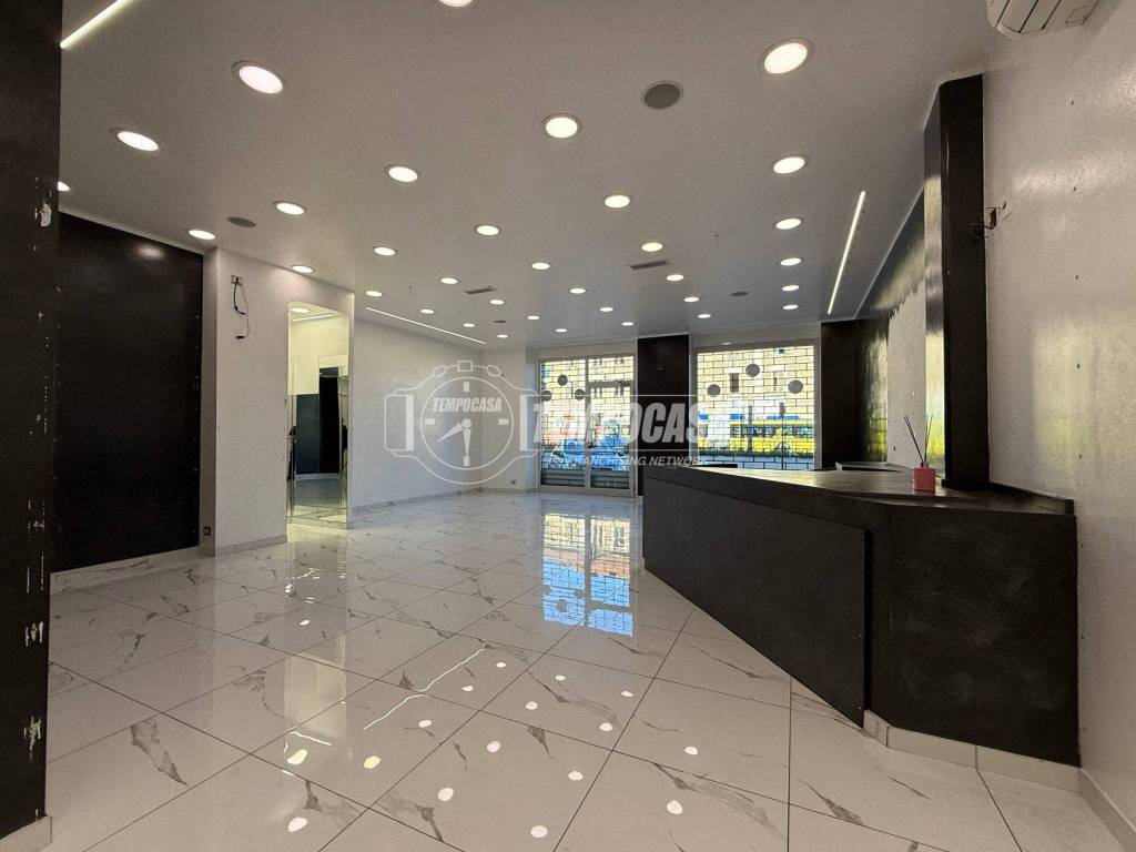 negozio in affitto a Collegno