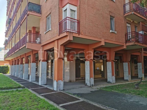 locale commerciale in affitto a Collegno