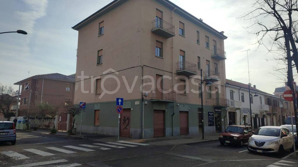 negozio in affitto a Collegno