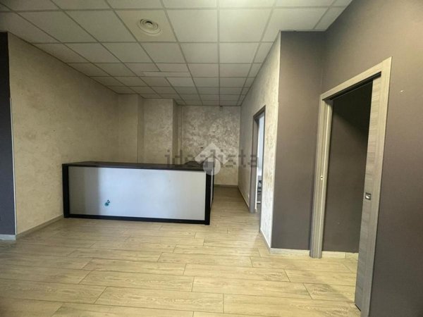 locale commerciale in affitto a Collegno