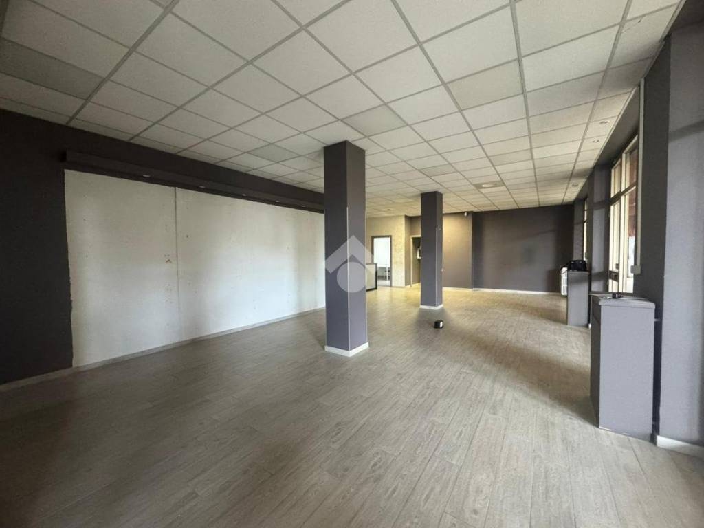 negozio in affitto a Collegno