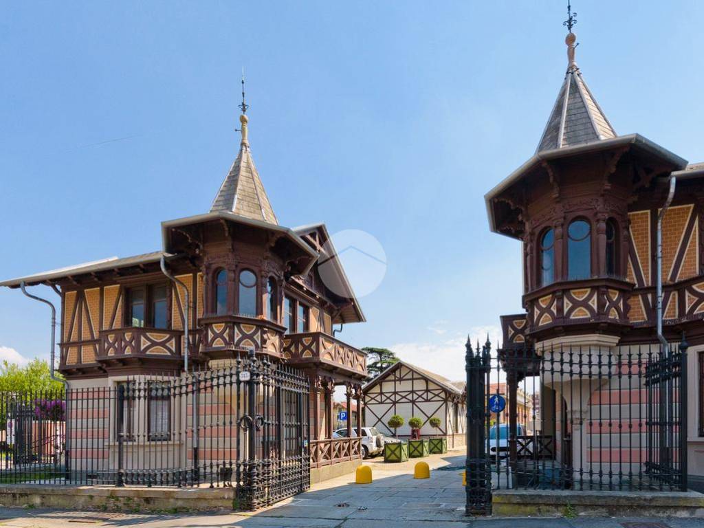 negozio in affitto a Collegno in zona Leumann