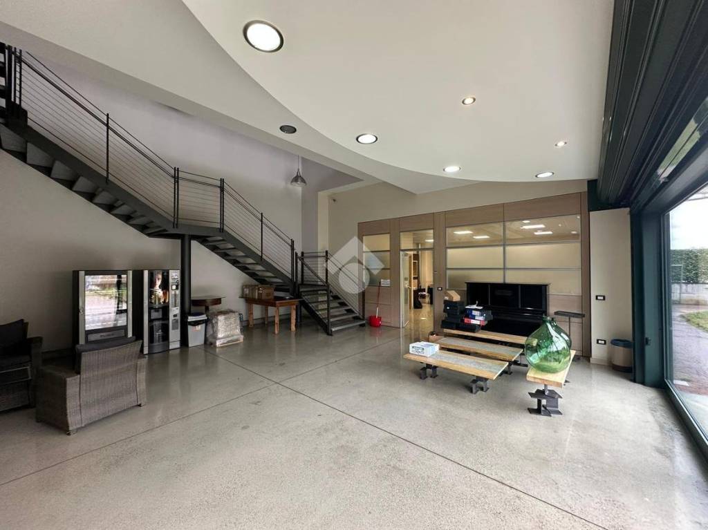 ufficio in affitto a Collegno in zona Savonera