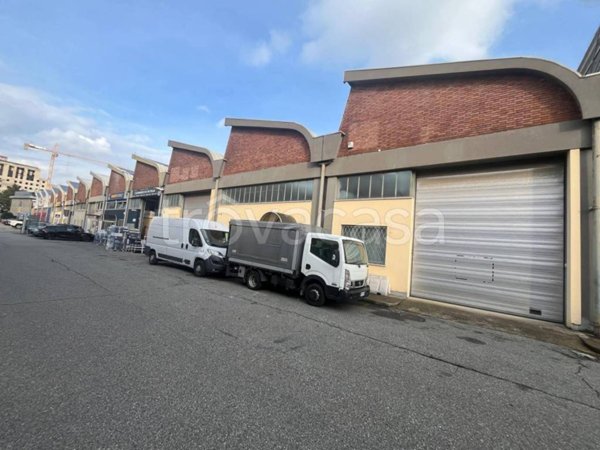 locale commerciale in affitto a Collegno