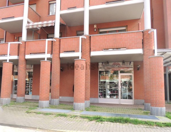 locale commerciale in affitto a Collegno