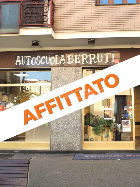 negozio in affitto a Collegno