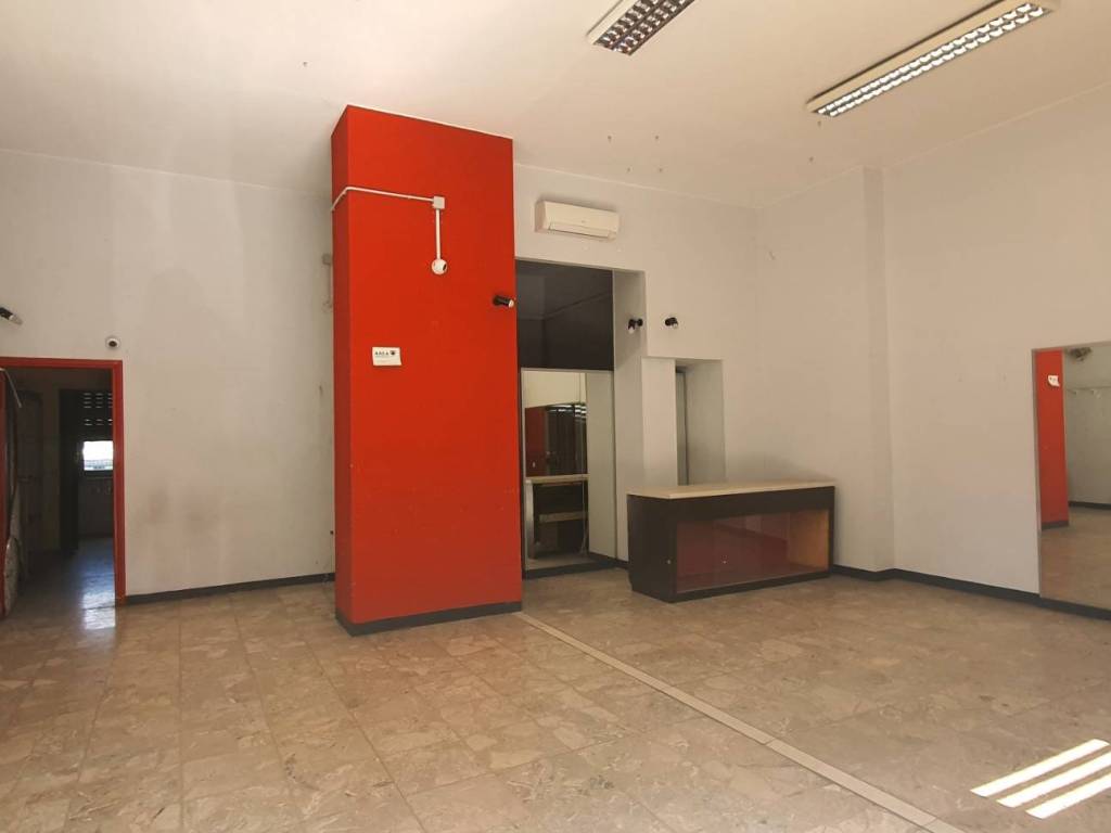 negozio in affitto a Collegno