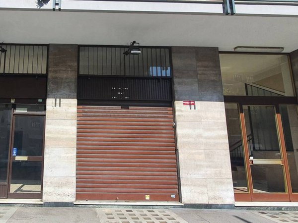 negozio in affitto a Collegno