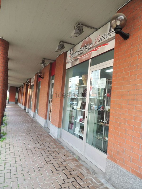 locale commerciale in affitto a Collegno