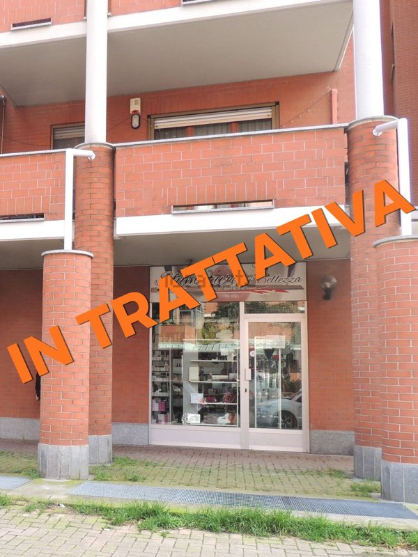 locale commerciale in affitto a Collegno