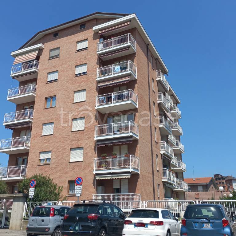 appartamento in affitto a Collegno in zona Leumann