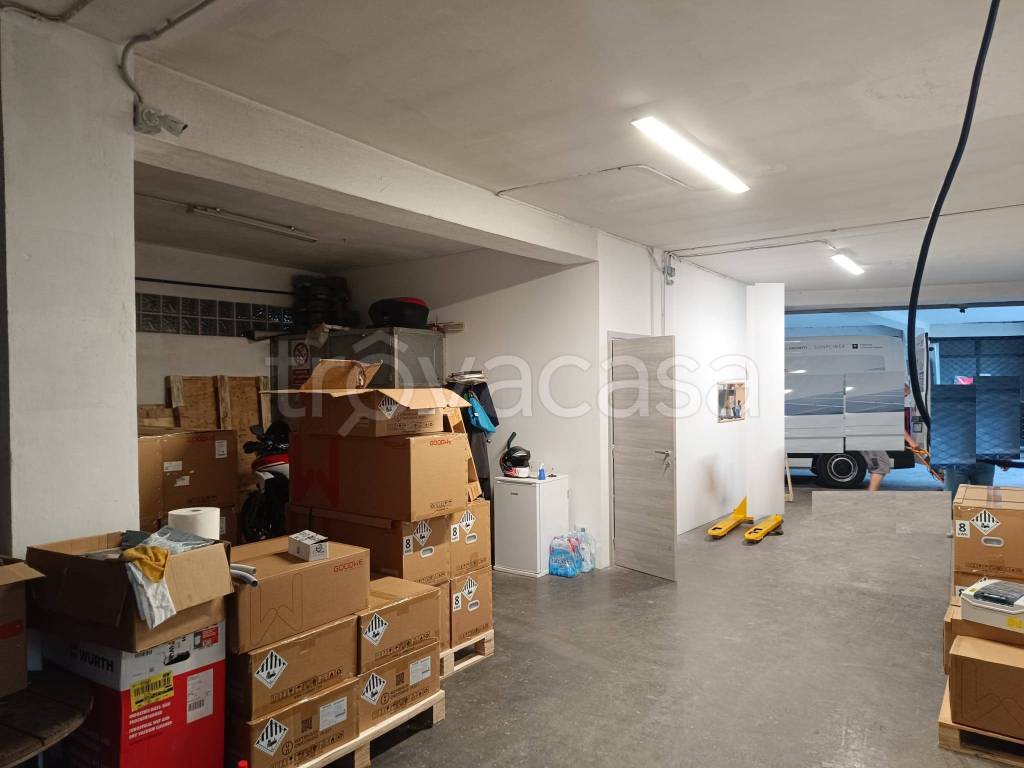 negozio in affitto a Collegno