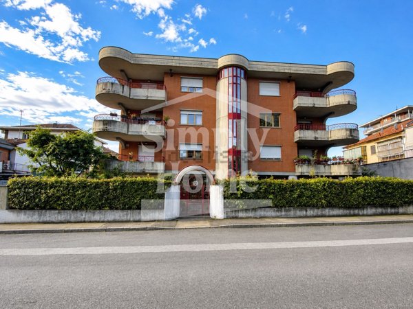 appartamento in affitto a Collegno in zona Leumann