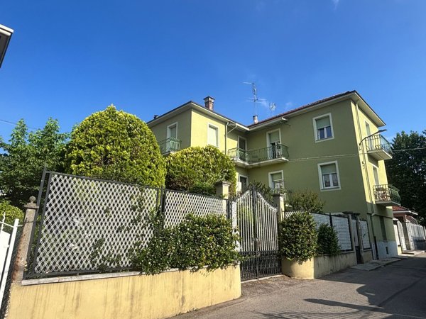 appartamento in affitto a Collegno in zona Leumann