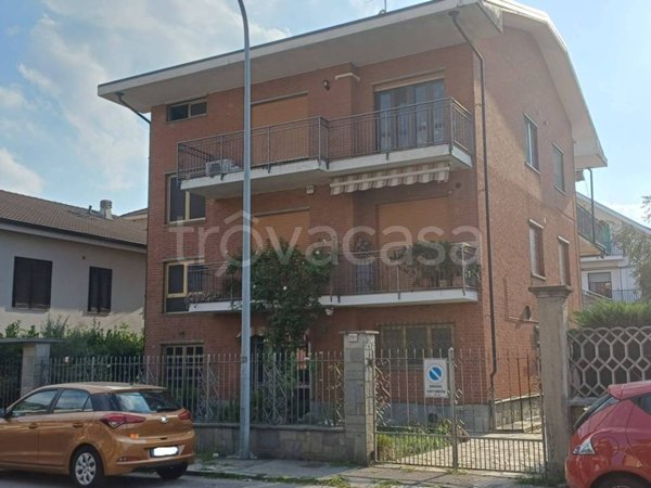 appartamento in affitto a Collegno in zona Leumann