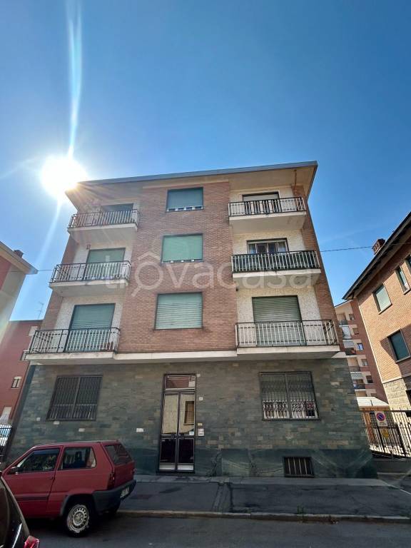 appartamento in affitto a Collegno in zona Leumann
