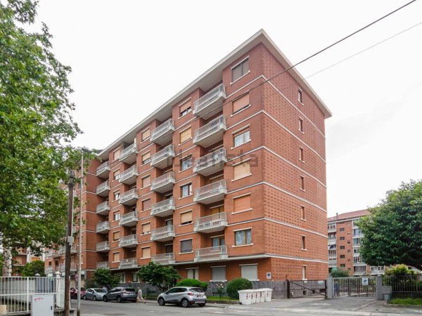 appartamento in affitto a Collegno in zona Leumann