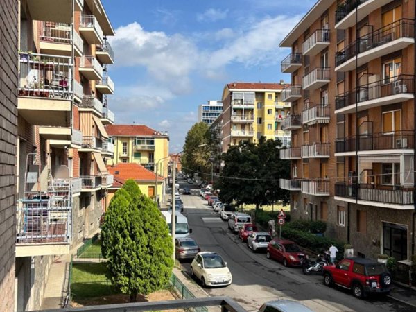 appartamento in affitto a Collegno in zona Leumann