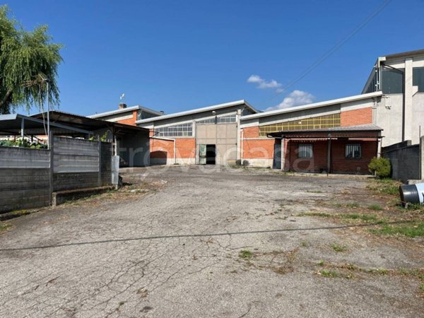 locale commerciale in affitto a Cumiana