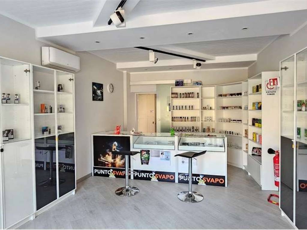 negozio in affitto a Cumiana