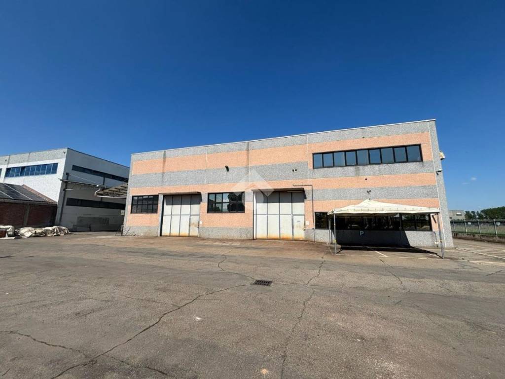 locale commerciale in affitto a Druento
