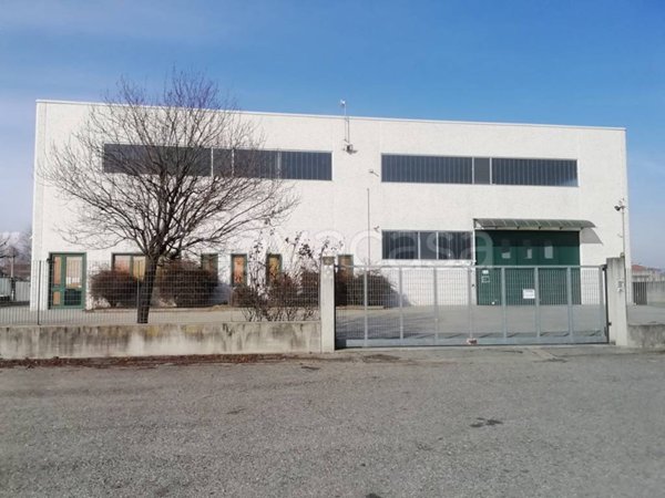 locale commerciale in affitto a Feletto