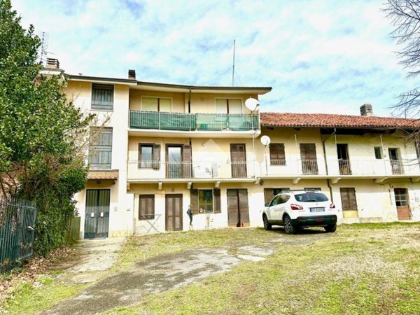 appartamento in affitto a Fiano in zona Grange