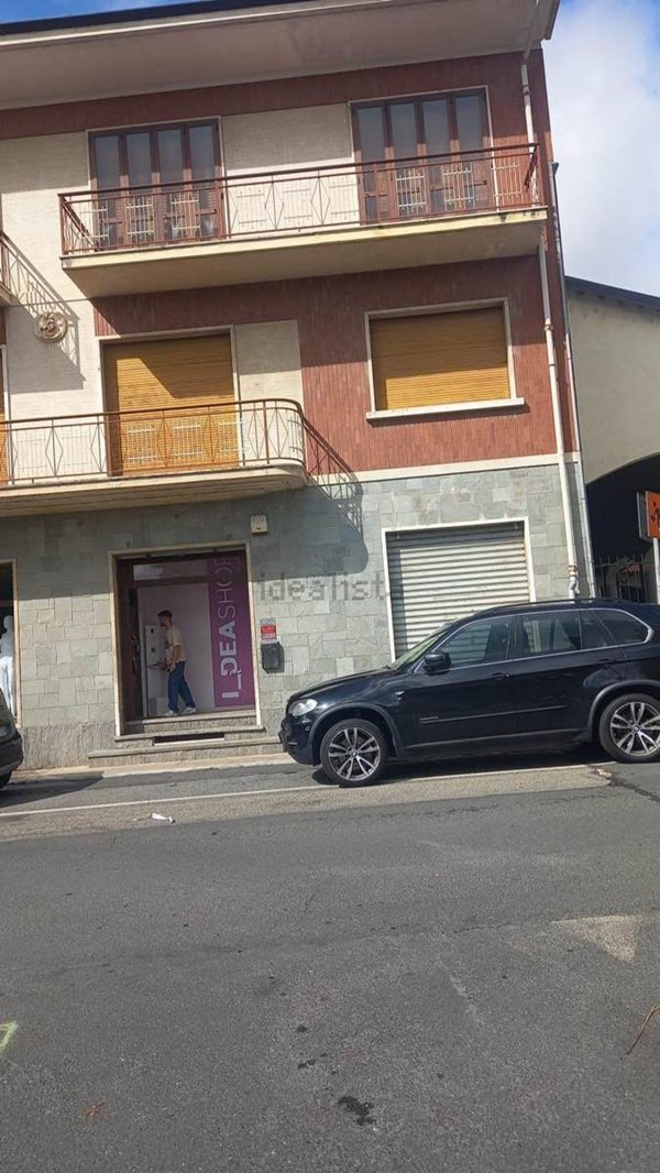 locale commerciale in affitto a Giaveno