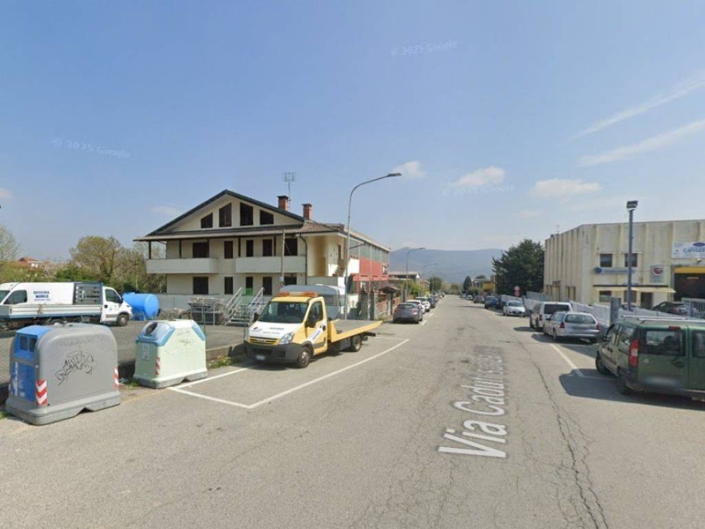 locale commerciale in affitto a Giaveno