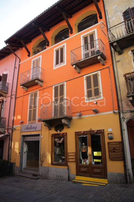 negozio in affitto a Giaveno