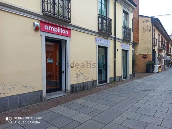 locale commerciale in affitto a Grugliasco