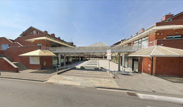locale commerciale in affitto a Grugliasco