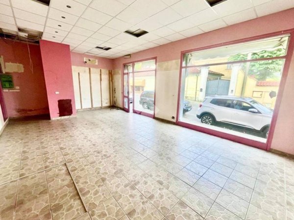 negozio in affitto a Grugliasco