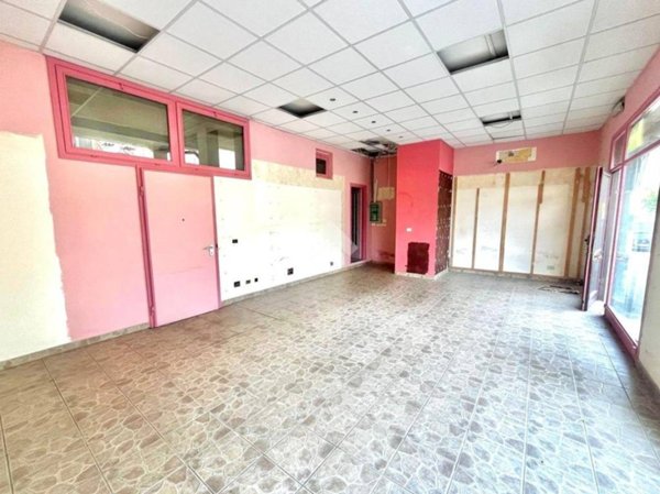 negozio in affitto a Grugliasco