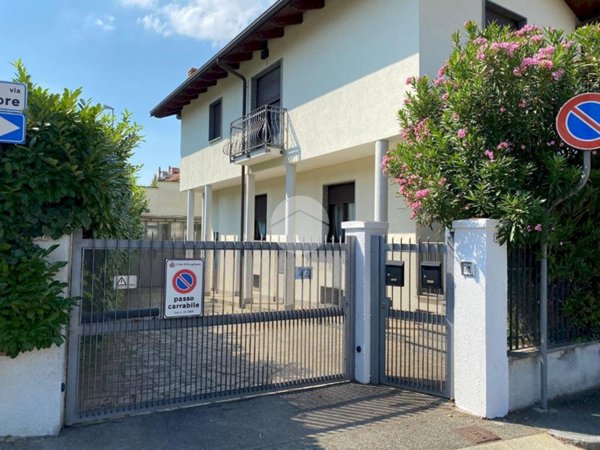 casa indipendente in affitto a Grugliasco
