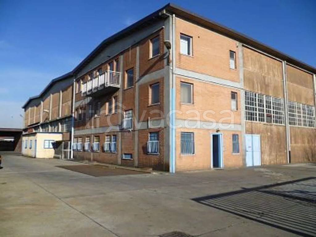 capannone in affitto a Grugliasco