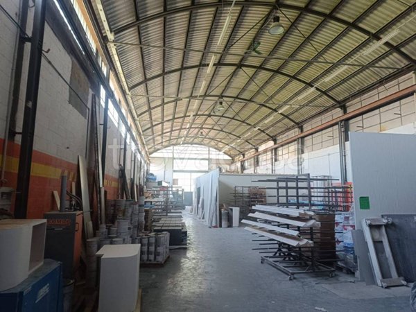 locale commerciale in affitto a Grugliasco