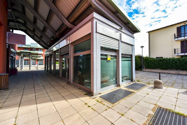 negozio in affitto a Grugliasco