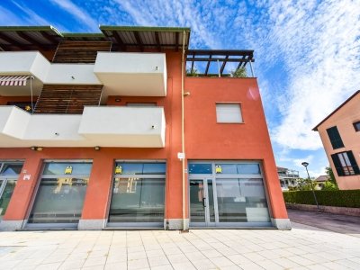 negozio in affitto a Grugliasco