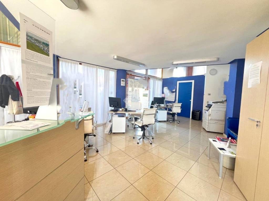 negozio in affitto a Grugliasco
