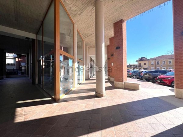 locale commerciale in affitto a Grugliasco