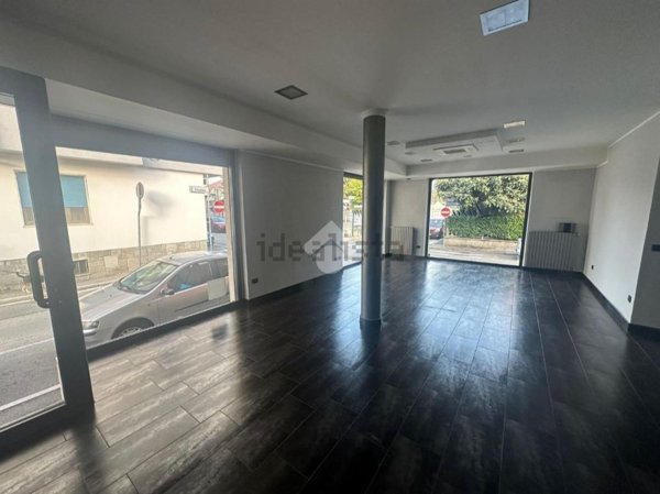 negozio in affitto a Grugliasco