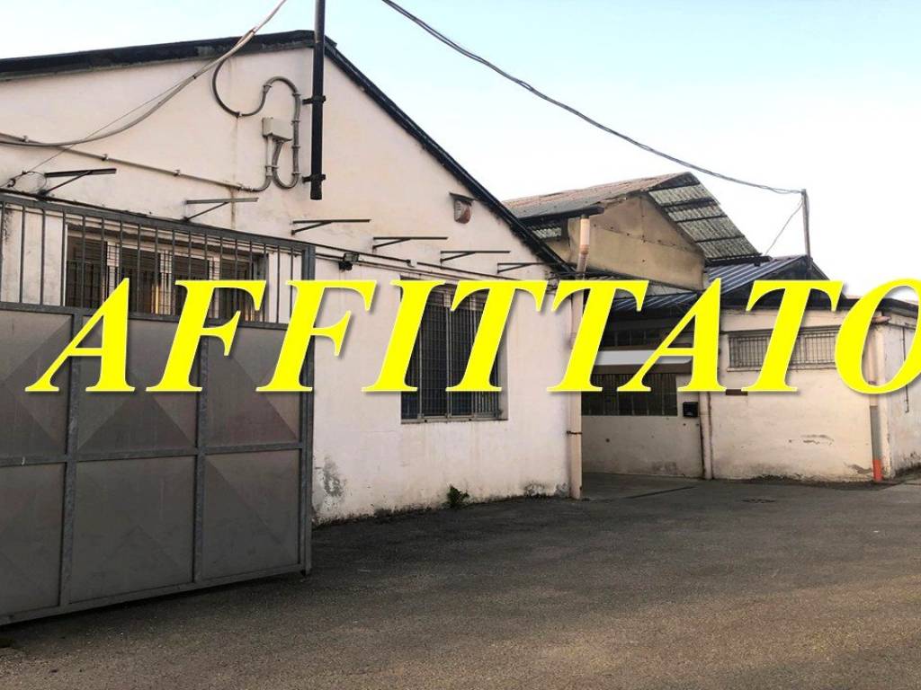 locale commerciale in affitto a Grugliasco in zona Lesna