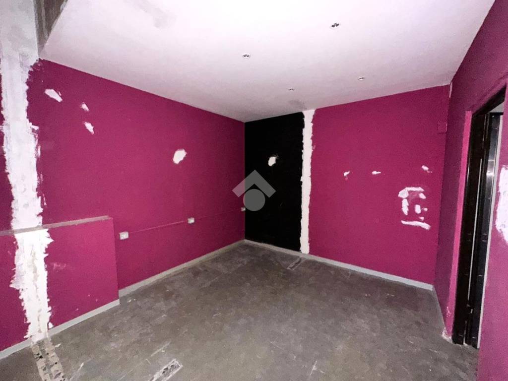 negozio in affitto a Grugliasco