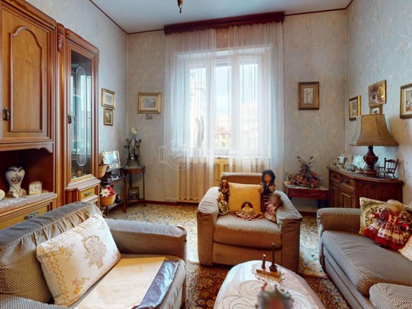 negozio in affitto a Grugliasco